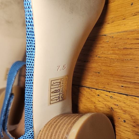 Jeffrey Campbell Issa Block Heeled Sandals - Picture 9 of 10